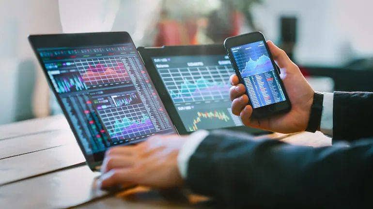 Stock Market: इंट्राडे में करनी है कमाई तो इन शेयरों पर लगाए दांव,  खबरों के दम पर मिल सकता है मुनाफा