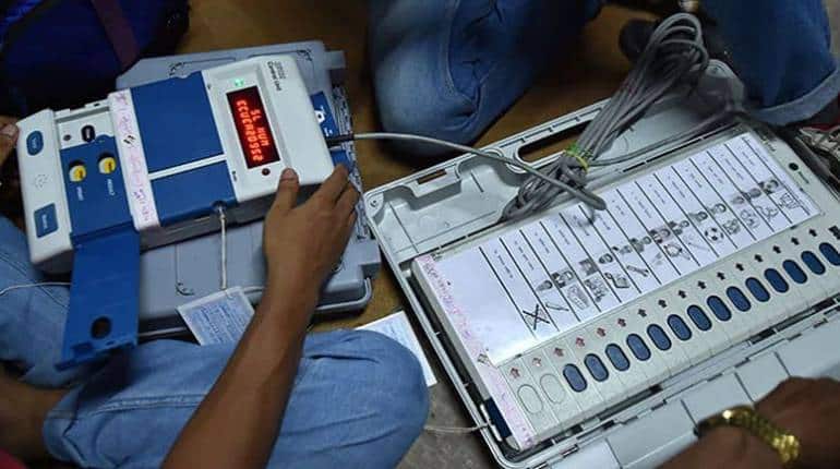 Gujarat Assembly Election 2022: गुजरात विधानसभा चुनाव की तारीखों का ऐलान, 1 और 5 दिसंबर को होगी वोटिंग, हिमाचल के साथ आएंगे नतीजे