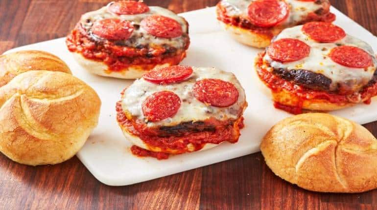 Pizza-Burger के शौकीन हो जाएं अलर्ट, बढ़ा कैंसर का खतरा, वैज्ञानिकों ने दी चेतावनी Pizza-Burger के शौकीन हो जाएं अलर्ट, बढ़ा कैंसर का खतरा, वैज्ञानिकों ने दी चेतावनी