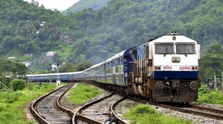 Indian Railways: भारत गौरव स्कीम के तहत रेलवे सिर्फ LHB कोच करेगी आवंटित, यात्रियों को मिलेगी ये सुविधा Indian Railways: भारत गौरव स्कीम के तहत रेलवे सिर्फ LHB कोच करेगी आवंटित, यात्रियों को मिलेगी ये सुविधा