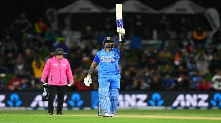 IND VS NZ: सूर्यकुमार यादव की शतकीय आंधी में उड़ा न्यूजीलैंड, T-20 मुकाबले में भारत ने 65 रनों से रौंदा IND VS NZ: सूर्यकुमार यादव की शतकीय आंधी में उड़ा न्यूजीलैंड, T-20 मुकाबले में भारत ने 65 रनों से रौंदा