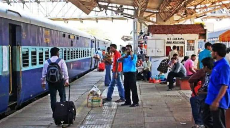 Indian Railways: रेलवे से सफर करने वाले करोड़ों यात्रियों के लिए अच्छी खबर! अब ट्रेन में सफर करने के लिए नहीं चाहिए होगी ट्रेन टिकट, जानें कैसे Indian Railways: रेलवे से सफर करने वाले करोड़ों यात्रियों के लिए अच्छी खबर! अब ट्रेन में सफर करने के लिए नहीं चाहिए होगी ट्रेन टिकट, जानें कैसे