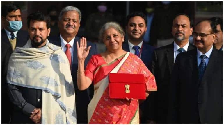 Budget 2024: टैक्सपेयर्स को मिलेगी बड़ी राहत, 700000 रुपये तक की इनकम पर नहीं चुकाना होगा टैक्स