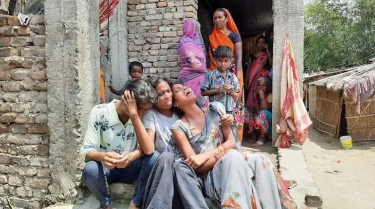 BIHAR HOOCH TRAGEDY: बिहार में जहरीली शराब पीने से जान गंवाने वालों की संख्या 53 हुई, 123 लोग गिरफ्तार BIHAR HOOCH TRAGEDY: बिहार में जहरीली शराब पीने से जान गंवाने वालों की संख्या 53 हुई, 123 लोग गिरफ्तार