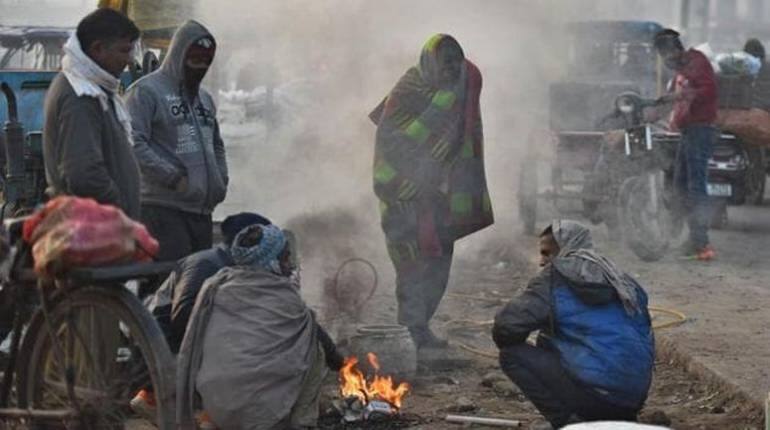 Weather Updates: शीतलहर की चपेट में उत्तर भारत, दिल्ली में लुढ़का पारा, IMD ने जारी किया अलर्ट Weather Updates: शीतलहर की चपेट में उत्तर भारत, दिल्ली में लुढ़का पारा, IMD ने जारी किया अलर्ट