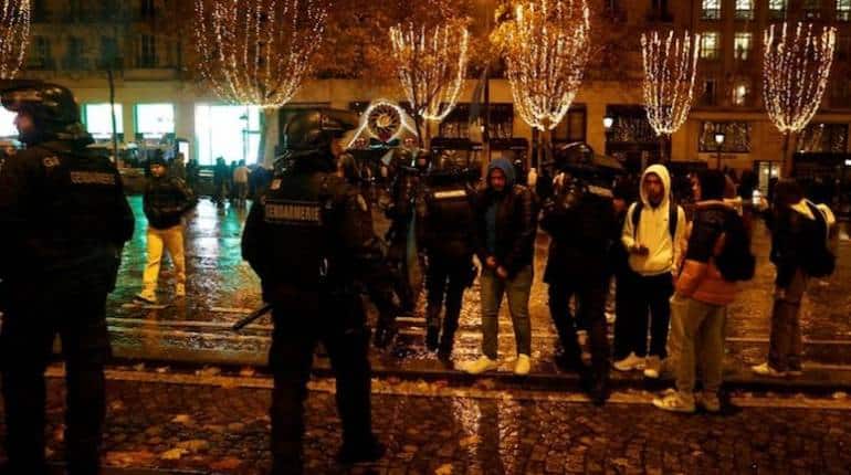 France Riots: अर्जेंटीना से हार के बाद पेरिस सहित फ्रांस के कई शहरों में भड़की हिंसा, प्रदर्शनकारियों ने की तोड़फोड़, पुलिस ने छोड़े आंसू गैस के गोले