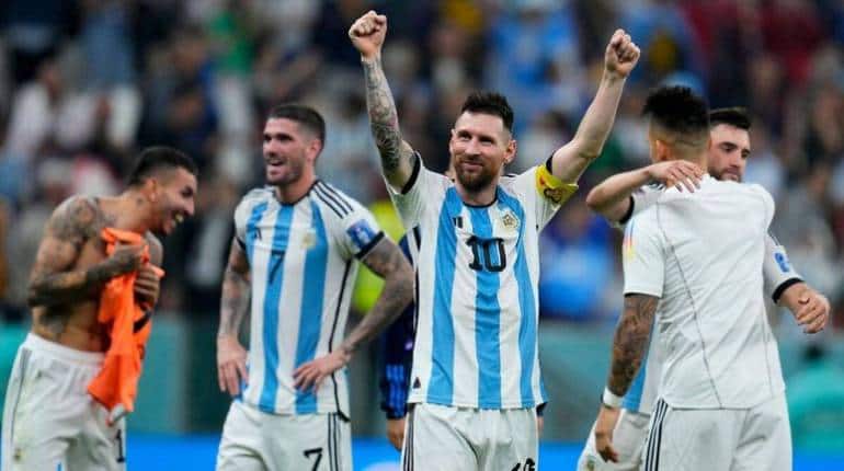 Lionel Messi ने फीफा वर्ल्ड कप फाइनल के बाद संन्यास का किया ऐलान, जानें कितनी है मेसी की एक साल की कमाई