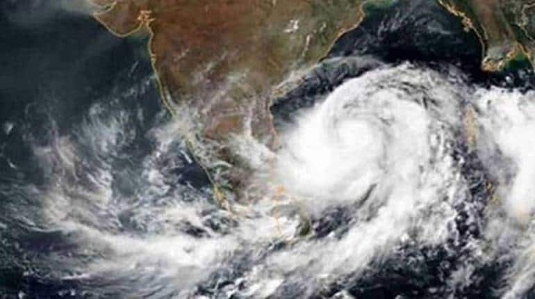 Cyclone Mandous: दक्षिण भारत में चक्रवात मांडोस का खतरा, तमिलनाडु, चेन्नई, पुडुचेरी में भारी बारिश की आशंका Cyclone Mandous: दक्षिण भारत में चक्रवात मांडोस का खतरा, तमिलनाडु, चेन्नई, पुडुचेरी में भारी बारिश की आशंका