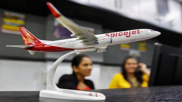 Video: SpiceJet के पायलट ने शायराना अंदाज में अनाउंसमेंट कर जीता यात्रियों का दिल, इंटरनेट पर वायरल हुआ वीडियो