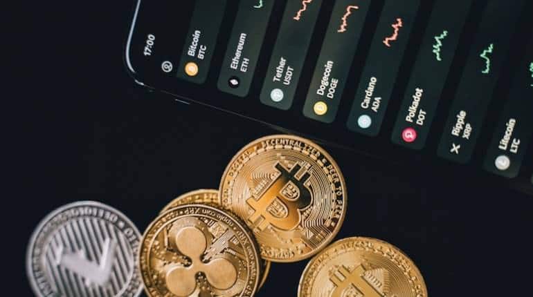 Crypto Price: क्रिप्टो मार्केट में हड़कंप, BitCoin आया 17 हजार डॉलर के नीचे, चेक करें टॉप-10 करेंसीज के लेटेस्ट भाव