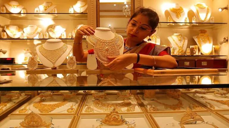 Gold Prices Today : इस हफ्ते सोना 1,000 रुपये हुआ सस्ता, क्या खरीदारी का है सही मौका? Gold Prices Today : इस हफ्ते सोना 1,000 रुपये हुआ सस्ता, क्या खरीदारी का है सही मौका?