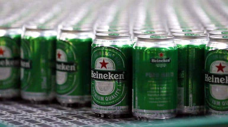 बीयर के शौकीनों को लग सकता है झटका! Heineken NV बढ़ाने वाली है अपने प्रोडक्ट के दाम बीयर के शौकीनों को लग सकता है झटका! Heineken NV बढ़ाने वाली है अपने प्रोडक्ट के दाम