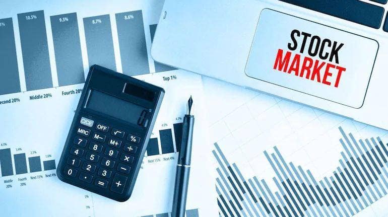 Hot Stocks: शॉर्ट टर्म में हासिल करना चाहते हैं डबल डिजिट रिटर्न तो इन शेयरों पर लगाएं दांव Hot Stocks: शॉर्ट टर्म में हासिल करना चाहते हैं डबल डिजिट रिटर्न तो इन शेयरों पर लगाएं दांव