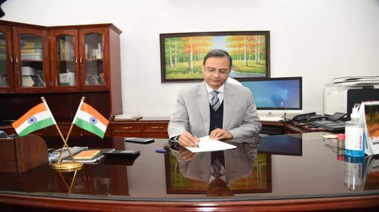 Union Budget 2023: संजय मल्होत्रा पर है अगले बजट के लिए टैक्स के मसलों की जिम्मेदारी, जानिए कौन हैं मल्होत्रा Union Budget 2023: संजय मल्होत्रा पर है अगले बजट के लिए टैक्स के मसलों की जिम्मेदारी, जानिए कौन हैं मल्होत्रा