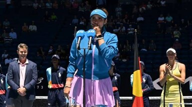 Sania Mirza: ऑस्ट्रेलियन ओपन के मिक्स्ड डबल्स में हारने के बाद सानिया मिर्जा भावुक हो गईं। बमुश्किल वह अपने आंसू थाम पाईं। 