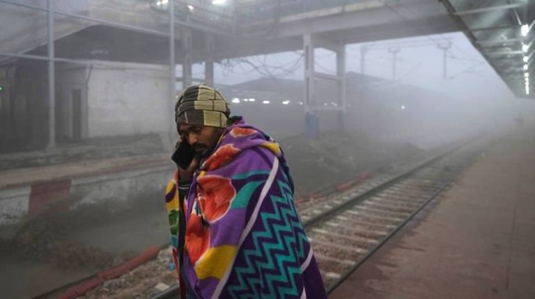 Delhi Weather: ठंड से ठिठुरी दिल्ली! इस मौसम में पहली बार 3 डिग्री सेल्सियस से नीचे गिरा तापमान, IMD ने जारी किया ऑरेंज अलर्ट Delhi Weather: ठंड से ठिठुरी दिल्ली! इस मौसम में पहली बार 3 डिग्री सेल्सियस से नीचे गिरा तापमान, IMD ने जारी किया ऑरेंज अलर्ट