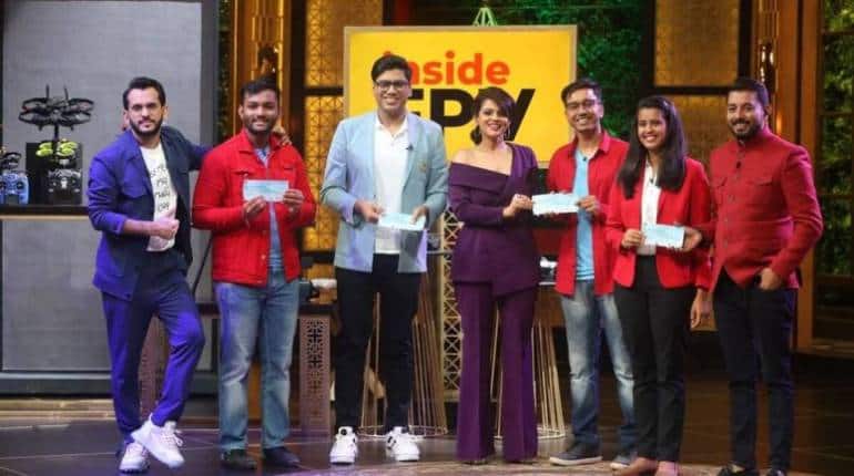 Shark Tank India 2: इस एंटरप्रेन्योर ने करोड़ों रुपये का ऑफर किया खारिज, जज हैरान, कह दी यह बड़ी बात Shark Tank India 2: इस एंटरप्रेन्योर ने करोड़ों रुपये का ऑफर किया खारिज, जज हैरान, कह दी यह बड़ी बात