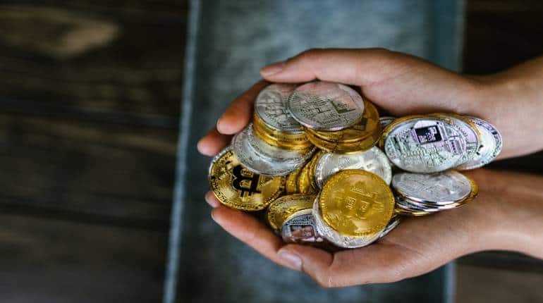 Crypto Price: क्रिप्टो मार्केट में शानदार रौनक, 17000 डॉलर के पार पहुंचा BitCoin, लेकिन मार्केट में घटी हिस्सेदारी
