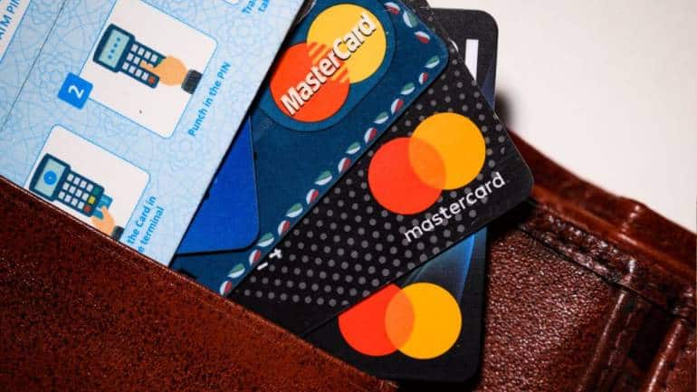 ATM card या डेबिट कार्ड पर मिलता है पांच लाख तक का इंश्योरेंस, जानें इससे जुड़ी सारी डिटेल्स