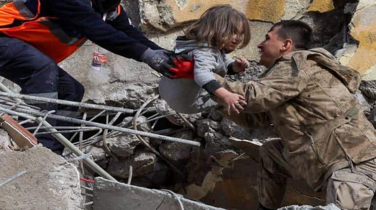 Turkey-Syria Earthquake: तुर्की-सीरिया में भूकंप से मरने वालों की संख्या बढ़कर 21,000 हुई, अब भी कई लोगों के मलबे में फंसे होने की आशंका