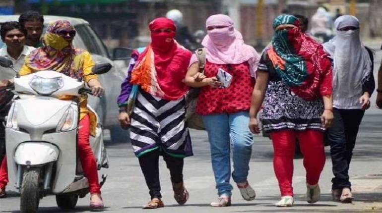 Weather Update: इन राज्यों में बढ़ेगी गर्मी, 37 डिग्री तक पहुंच सकता है पारा, जानिए अपने शहर में मौसम का हाल Weather Update: इन राज्यों में बढ़ेगी गर्मी, 37 डिग्री तक पहुंच सकता है पारा, जानिए अपने शहर में मौसम का हाल