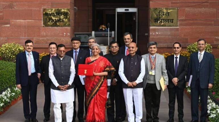 Budget 2023 Live Updates: वित्त मंत्री निर्मला सीतारमण आज 1 फरवरी को बजट पेश करेंगी 