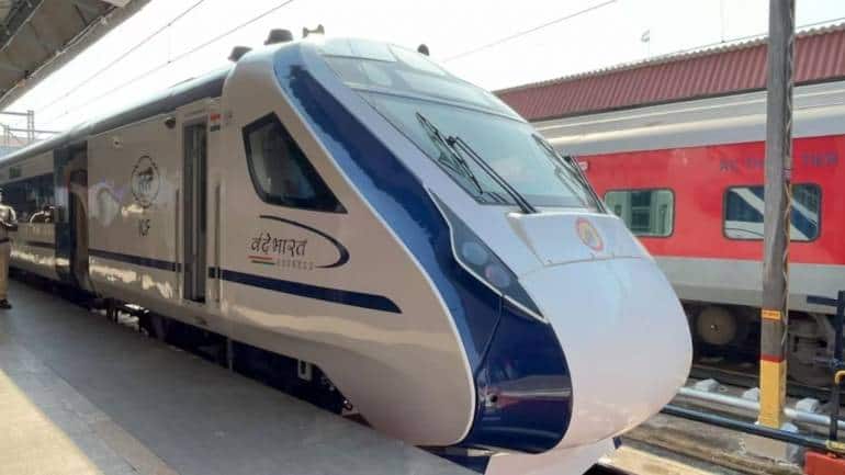 Vandebharat Train: 180 किमी प्रति घंटे की रफ्तार पर भी नहीं गिरा पानी का गिलास, रेल मंत्री ने खुद दिखाया वीडियो