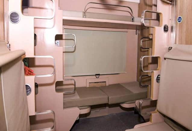 Indian Railways: AC-3 और AC-3 इकोनॉमी सीटों में क्या है अंतर, जानिए किस तरह की मिलती हैं सुविधाएं