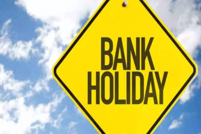 Bank holiday in October: अक्टूबर में लंबी है बैंक में छुट्टियों की लिस्ट, गांधी जयंती और दशहरा के अलावा इन मौकों पर नहीं होगा कोई भी बैंकिंग काम काज