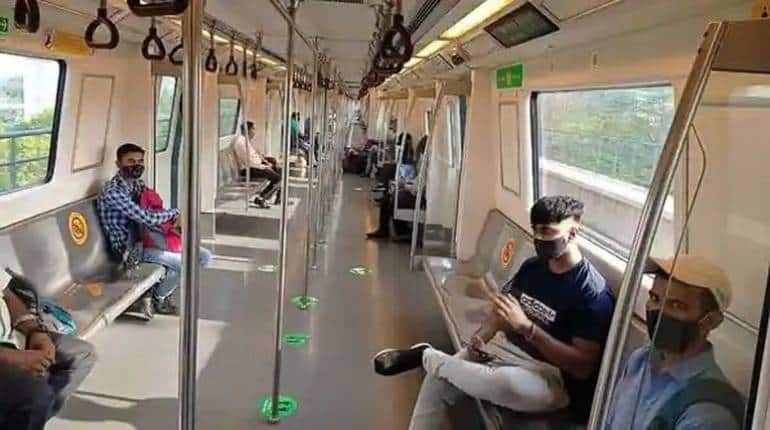 Delhi Metro: होली के दिन दोपहर 2.30 बजे से शुरू होगी मेट्रो सर्विस, जानिए पूरा शेड्यूल Delhi Metro: होली के दिन दोपहर 2.30 बजे से शुरू होगी मेट्रो सर्विस, जानिए पूरा शेड्यूल