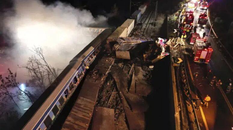 Greece Train Accident: ग्रीस में पैसेंजर ट्रेन और मालगाड़ी के बीच भीषण  टक्कर, 26 की मौत, 85 घायल - Greece Train Accident two trains collided with  each other 26 people dead check details ...
