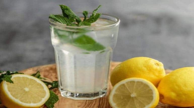 Lemon: नींबू सेहत के लिए हो सकता है नुकसान, किडनी और एसिडिटी की बढ़ सकती है समस्या