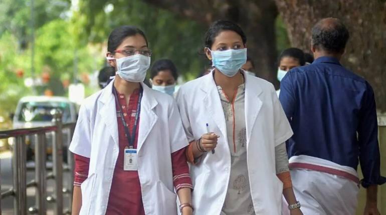 मेडिकल की तैयारी करने वालों को खुशखबरी, बड़े अस्पताल भी खोल सकेंगे मेडिकल कॉलेज, केंद्र सरकार देगी कई नियमों में ढील मेडिकल की तैयारी करने वालों को खुशखबरी, बड़े अस्पताल भी खोल सकेंगे मेडिकल कॉलेज, केंद्र सरकार देगी कई नियमों में ढील