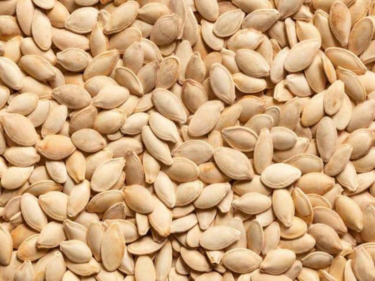 Pumpkin Seed: पुरुषों को कद्दू के बीजों में मिलेंगे करिश्माई फायदे, जानिए कैसे करें सेवन - Pumpkin Seed benefits prostate cancer blood pressure immune system check details | Moneycontrol Hindi