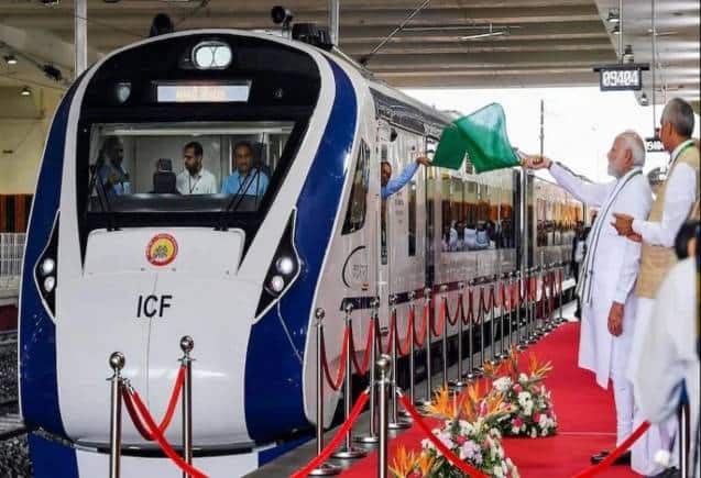 भोपाल से दिल्ली के हजरत निजामुद्दीन के बीच 11वीं वंदे भारत ट्रेन को PM Modi ने दिखाई हरी झंडी, जानें किराये और रूट से जुड़ी सारी डिटेल