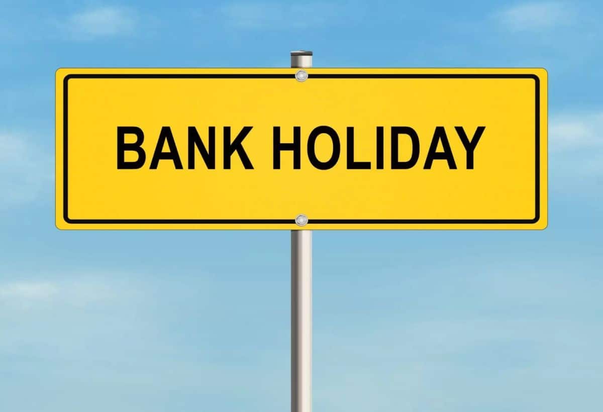 Bank Holiday: कल शनिवार को बंद रहेंगे सभी बैंक, जानें क्यों दी हैं RBI ने छुट्टी Bank Holiday: कल शनिवार को बंद रहेंगे सभी बैंक, जानें क्यों दी हैं RBI ने छुट्टी