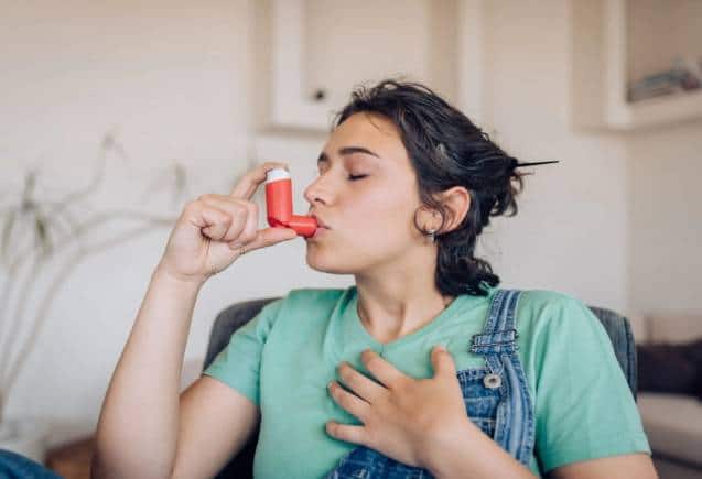 Asthma: अक्सर रात में ही अस्थमा का क्यों आता है अटैक? जानिए लक्षण और इलाज