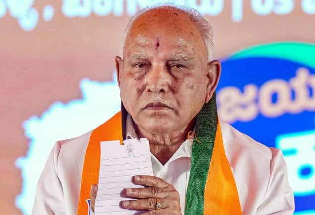 कर्नाटक विधानसभा चुनाव: बढ़ती बगावत, दिग्गज नेताओं की नाराजगी, संकटमोचन बीएस येदियुरप्पा के सहारे अब BJP