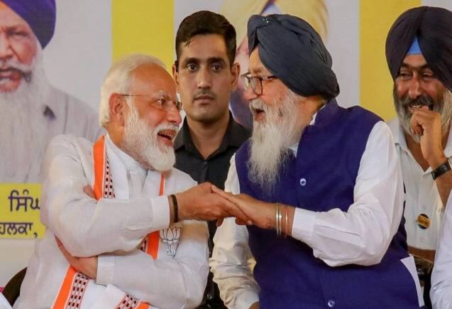 PM मोदी ने भावुक लेख लिख शेयर की प्रकाश सिंह बादल से जुड़ी यादें, पूर्व सीएम को बताया ' महान योद्धा' PM मोदी ने भावुक लेख लिख शेयर की प्रकाश सिंह बादल से जुड़ी यादें, पूर्व सीएम को बताया ' महान योद्धा'