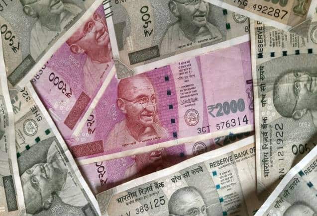 जेब में नहीं हैं पैसे! जरूरत पड़ने पर फौरन मिलेंगे 10000 रुपये, जानिए कैसे उठाएं फायदा जेब में नहीं हैं पैसे! जरूरत पड़ने पर फौरन मिलेंगे 10000 रुपये, जानिए कैसे उठाएं फायदा