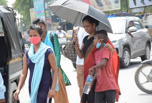 Weather Updates: आसमान से बरस रही है आग! बंगाल-बिहार समेत 9 राज्यों में हीटवेव का अलर्ट, दिल्ली में हो सकती है बारिश Weather Updates: आसमान से बरस रही है आग! बंगाल-बिहार समेत 9 राज्यों में हीटवेव का अलर्ट, दिल्ली में हो सकती है बारिश