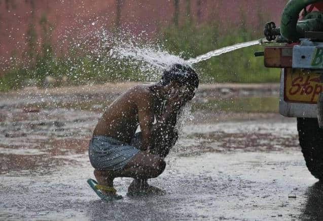 HEATWAVE ALERT: दिल्ली सहित इन राज्यों में अगले 3 दिनों में पड़ेगी भीषण गर्मी, 43 डिग्री के पार हुआ पारा HEATWAVE ALERT: दिल्ली सहित इन राज्यों में अगले 3 दिनों में पड़ेगी भीषण गर्मी, 43 डिग्री के पार हुआ पारा