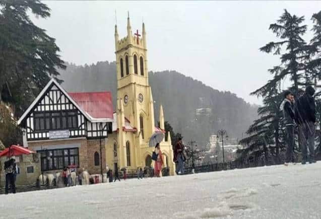 पहाड़ों पर बिताना चाहते हैं नए साल की छुट्टियां, तो ये हैं 7 बेस्ट ऑप्शन, बजट में हो जाएंगे फिट पहाड़ों पर बिताना चाहते हैं नए साल की छुट्टियां, तो ये हैं 7 बेस्ट ऑप्शन, बजट में हो जाएंगे फिट