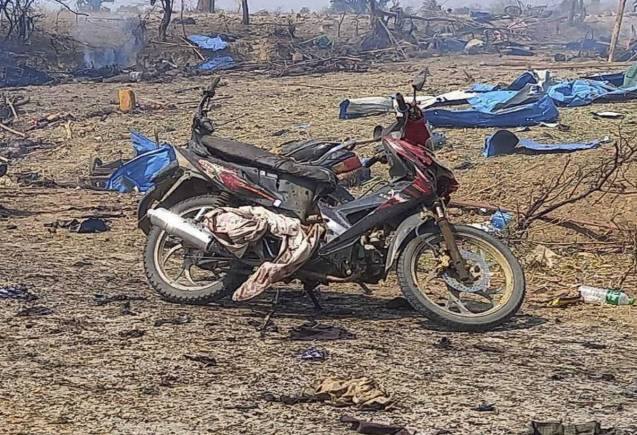 म्यांमार की सेना ने आम नागरिकों पर बरसाए बम, बच्चों और महिलाओं सहित 100 लोगों की मौत