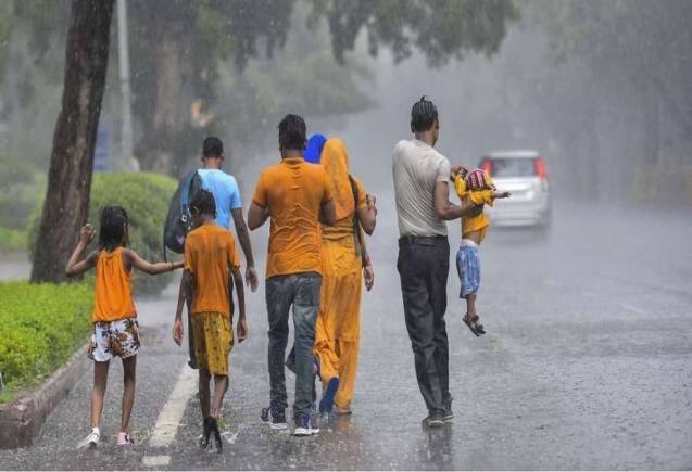 IMD Alert: इस सप्ताह गर्मी और लू से मिलेगी राहत, दिल्ली सहित इन राज्यों में बारिश के आसार IMD Alert: इस सप्ताह गर्मी और लू से मिलेगी राहत, दिल्ली सहित इन राज्यों में बारिश के आसार