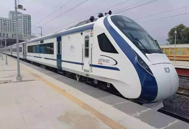 पुरी से हावड़ा के बीच चलाई जाएगी वंदे भारत एक्सप्रेस, रेलवे कर रहा है पांच जोड़ी नई ट्रेनों को चलाने की तैयारी