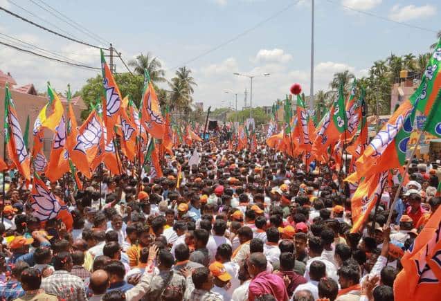 Karnataka Assembly Election: बड़ी लड़ाई के लिए पूरी तैयारी, हंगामे के बीच BJP को अभी भी कर्नाटक में बहुमत की उम्मीद