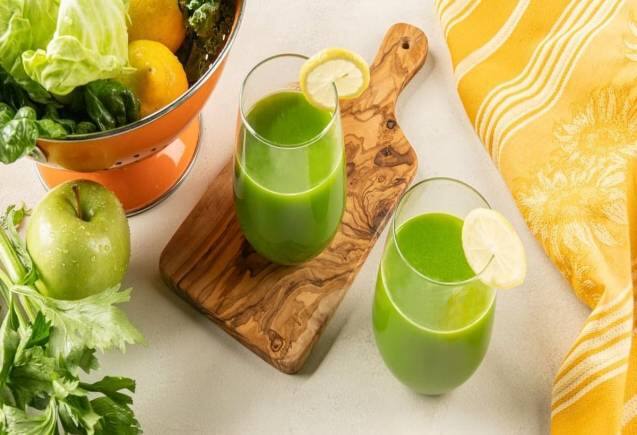 Cabbage Juice: पत्ता गोभी के जूस से ब्लड प्रेशर और हाई कोलेस्ट्रॉल फौरन हो जाएगा बाहर, चेहरे और बालों की बढ़ेगी खूबसूरती Cabbage Juice: पत्ता गोभी के जूस से ब्लड प्रेशर और हाई कोलेस्ट्रॉल फौरन हो जाएगा बाहर, चेहरे और बालों की बढ़ेगी खूबसूरती