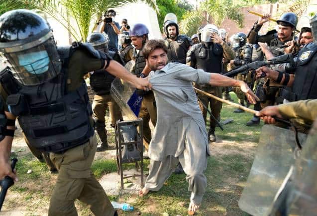 Pakistan : 32 साल का सैन्य शासन, 3 युद्ध और 5 मार्शल लॉ, पाकिस्तान की बर्बादी की पूरी कहानी