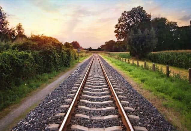 Indian Railway: लोहे पर लग जाता है जंग, लेकिन ट्रेन की पटरी पर नहीं लगता, जानिए क्यों Indian Railway: लोहे पर लग जाता है जंग, लेकिन ट्रेन की पटरी पर नहीं लगता, जानिए क्यों